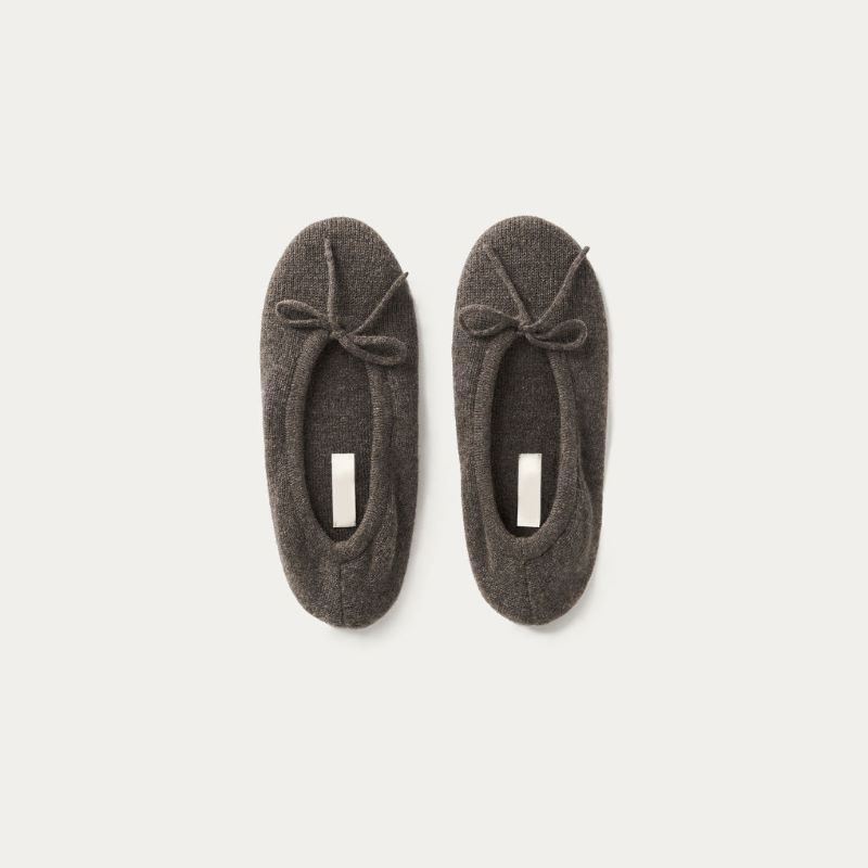 Slippers Qaansada sare ku Tolan 100% Cashmere.